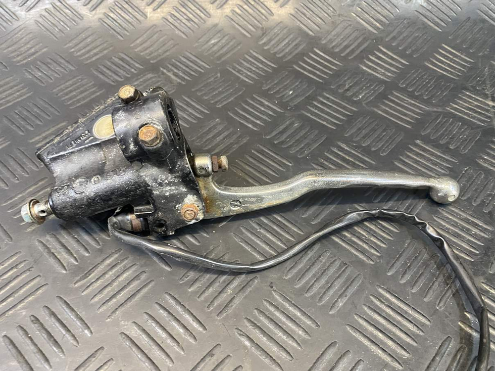 Цилиндр переднего тормоза Yamaha Virago 1100 XV1100