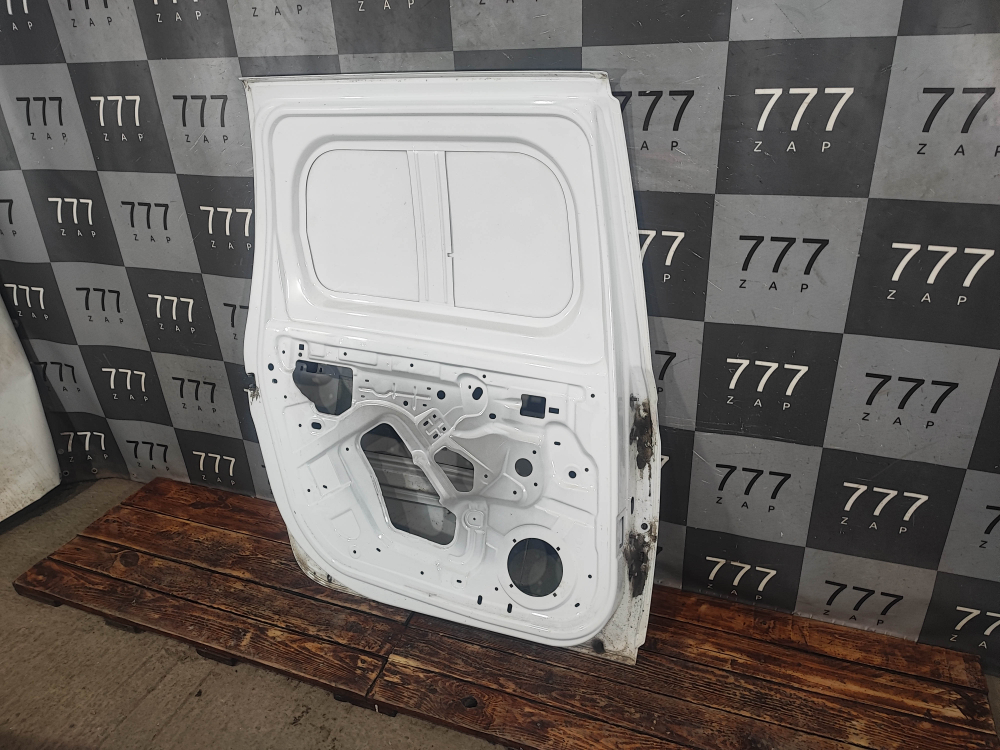 Дверь задняя левая глухая Lada Largus 12-нв Б/У Оригинал 821015688R