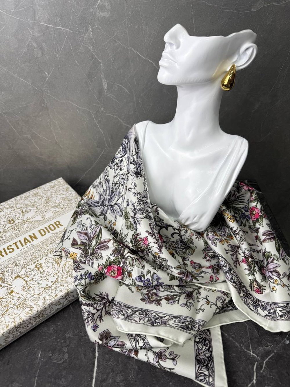 Платок Christian Dior