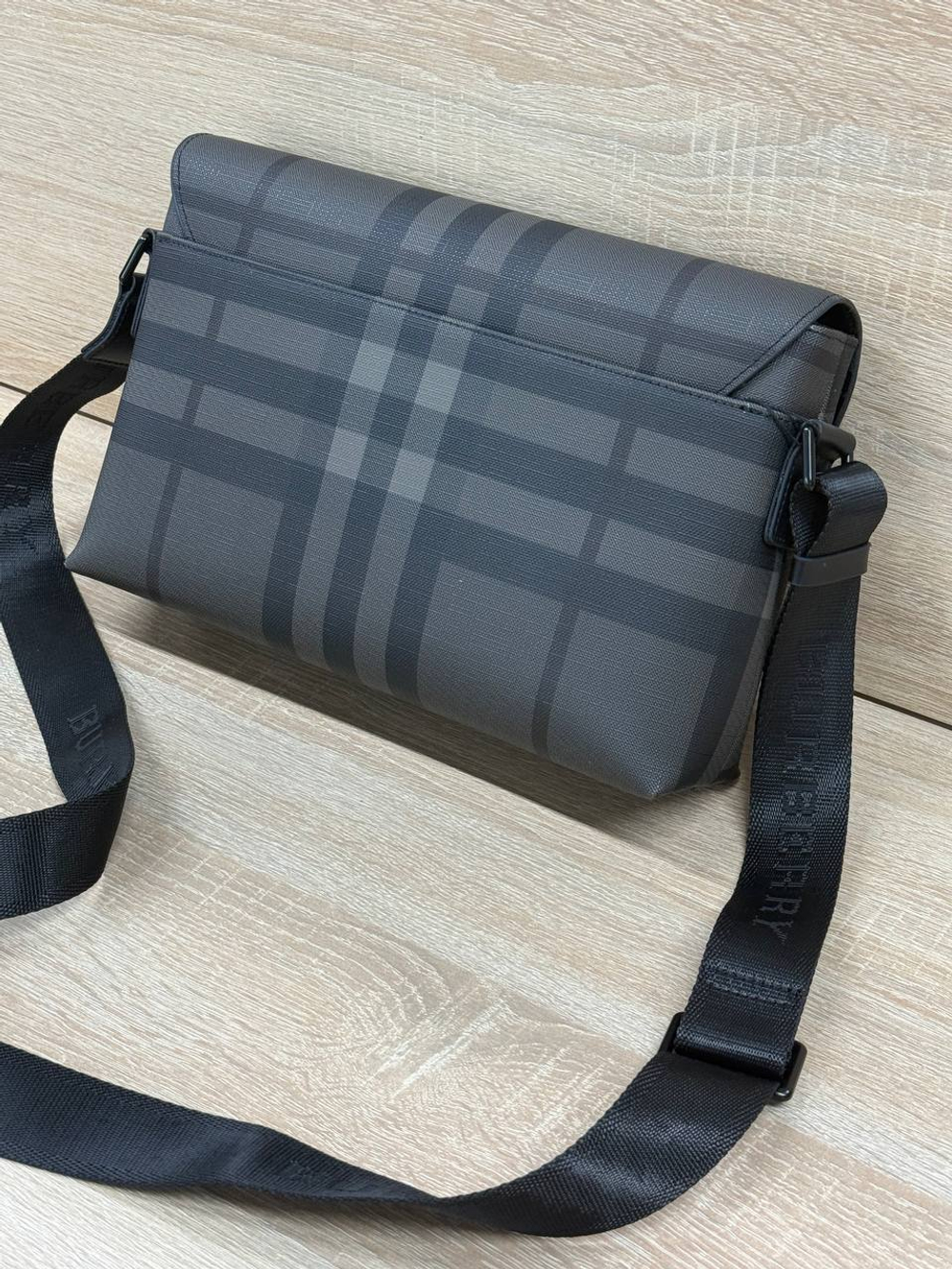 Сумка-мессенджер Burberry
