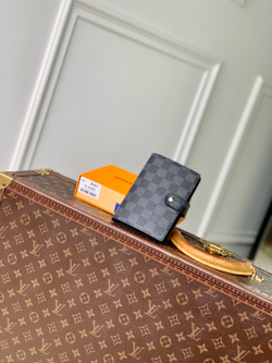 Louis Vuitton Small Ring Agenda