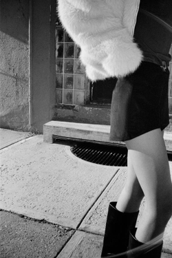 ZARА ВЕЛЬВЕТОВЫЕ МИНИ-ШОРТЫ, ЧЕРНЫЙ