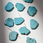 Туркенит (имитация бирюзы), смещенное отверстие, 28-34*21,5-29,5мм