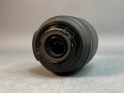 Nikon 18-105 3.5-5.6 ED Скол на креплении светофильтров.