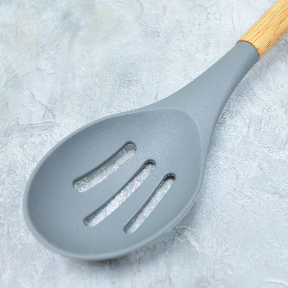 Шумовка силиконовая с деревянной ручкой, 31.5*6.2см