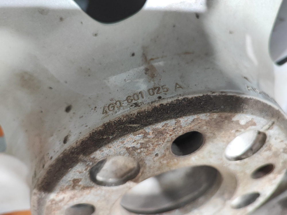 Диск литой R17 Audi A6 (C7)  Б/У Оригинал 4G0601025A