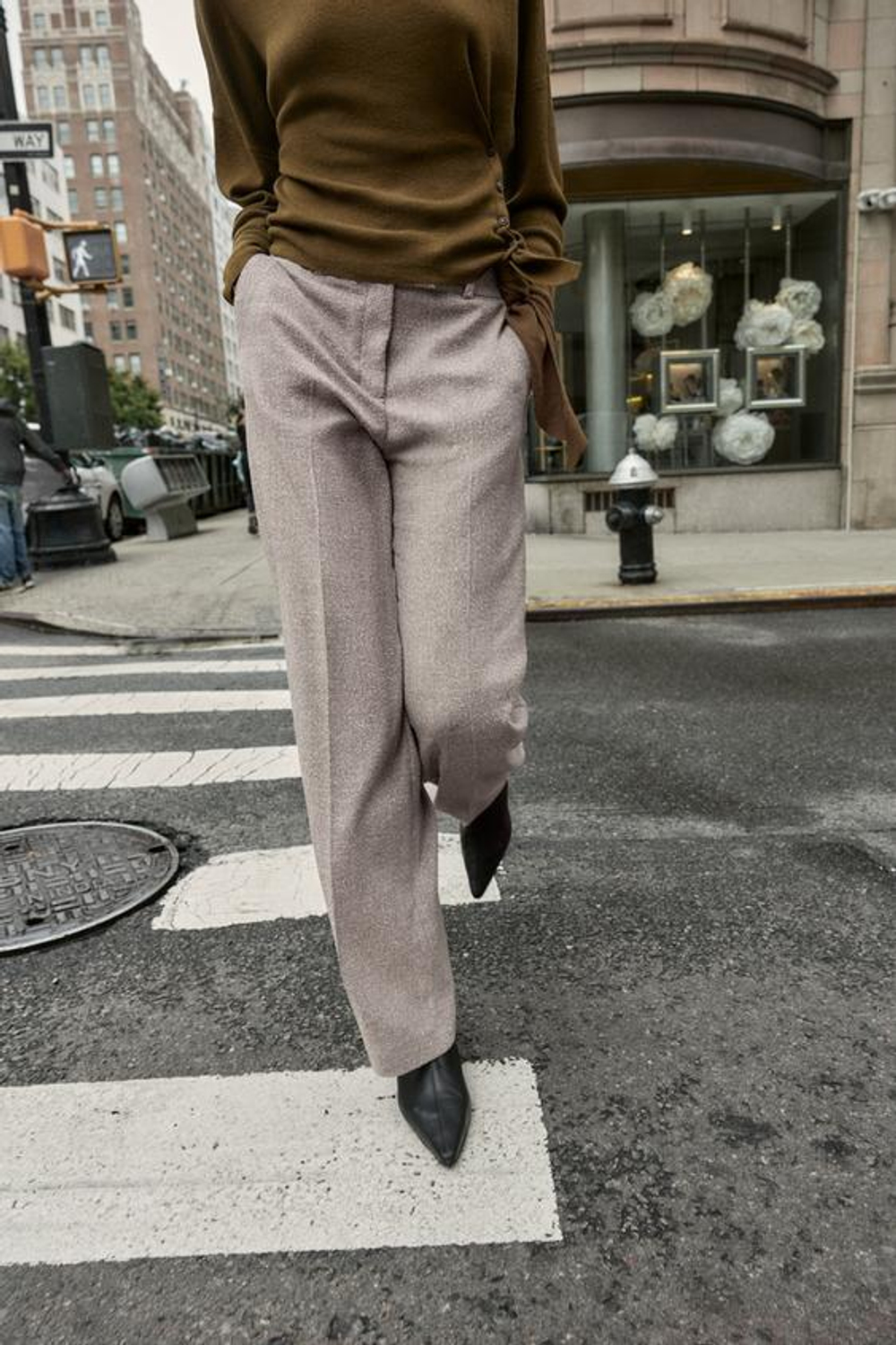 ZARA ПРЯМЫЕ БРЮКИ ИЗ ТКАНИ С ЭФФЕКТОМ РОГОЖКИ, СВЕТЛО-ПЕСОЧНЫЙ