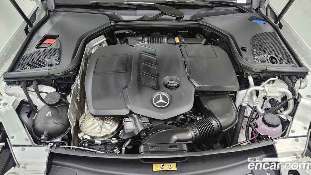 Mercedes-Benz E-Class W213 E220d 4MATIC Exclusive (10.2023)
