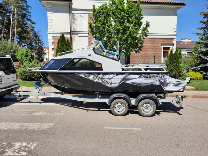Лодка Беркут L-HT PRO. В наличии. Черный-белый