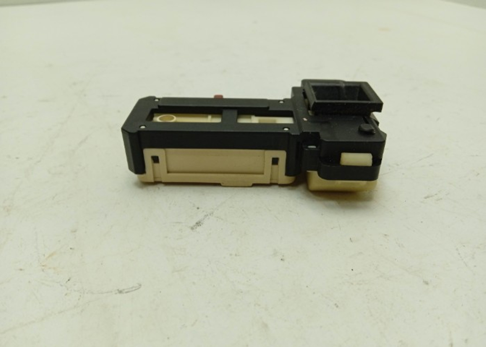 RGE785P2XSWI кт133 Блокировка люка для стиральной машины Beko 2847740500 б/у