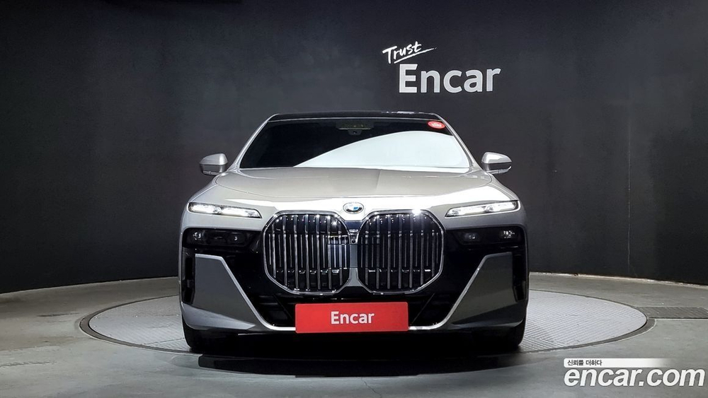 BMW 7 Series (G70) 740d xDrive M Sports (09.2023)