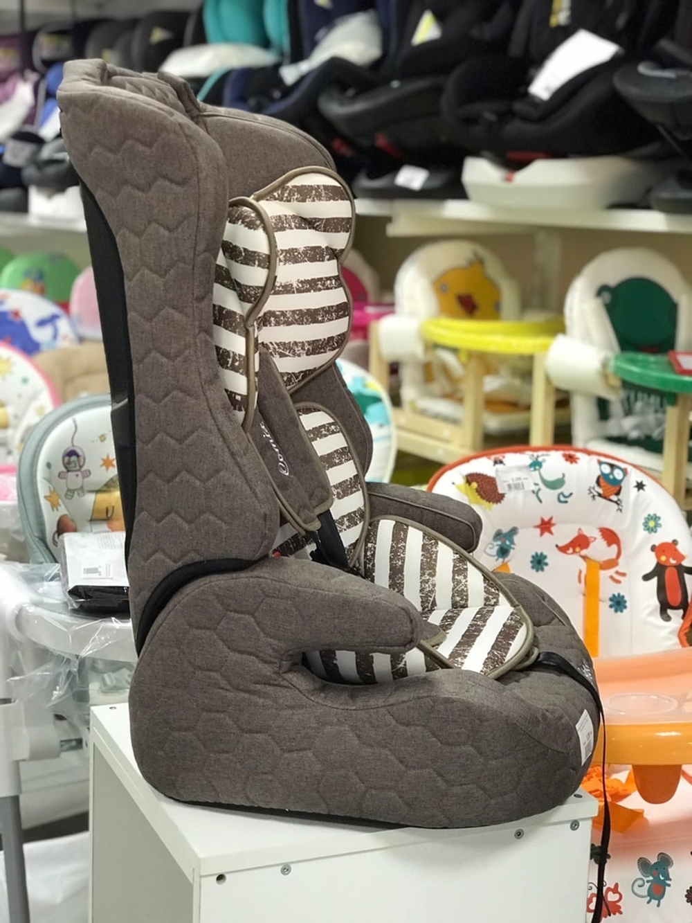 Автокресло Rant LB513 "Comix" Story line (brown) группа 1-2-3  (9-36 кг)