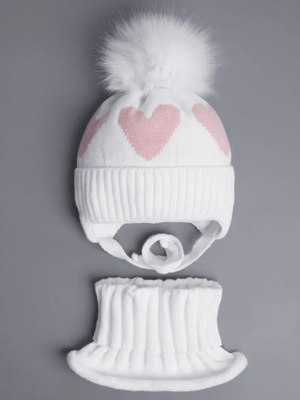 Шапка детская зимняя и манишка