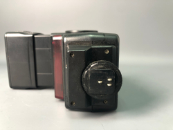 Canon Speedlite 299T, включается, но не работает.