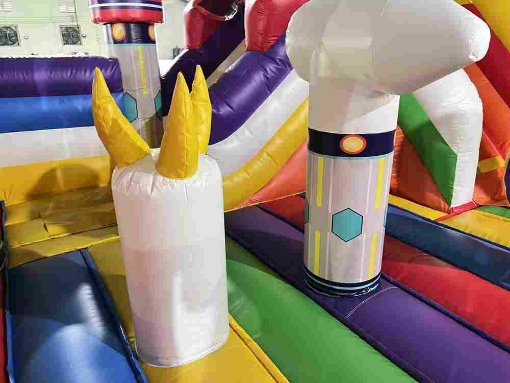 Коммерческий надувной батут «Инопланетяне», 10*5*3,5 м