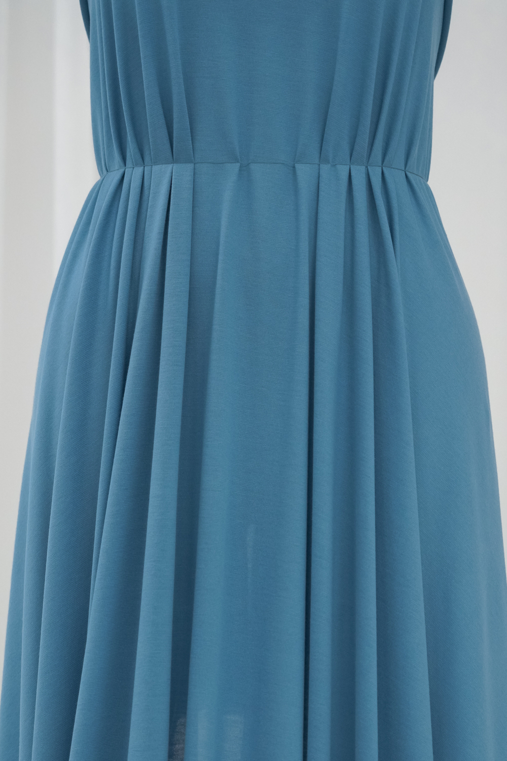 Тонкий хлопковый трикотаж пыльно-голубого цвета (124 г/м2)