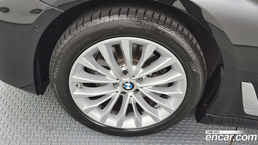 BMW 5 Series (G30) 520i Luxury (05.2021)