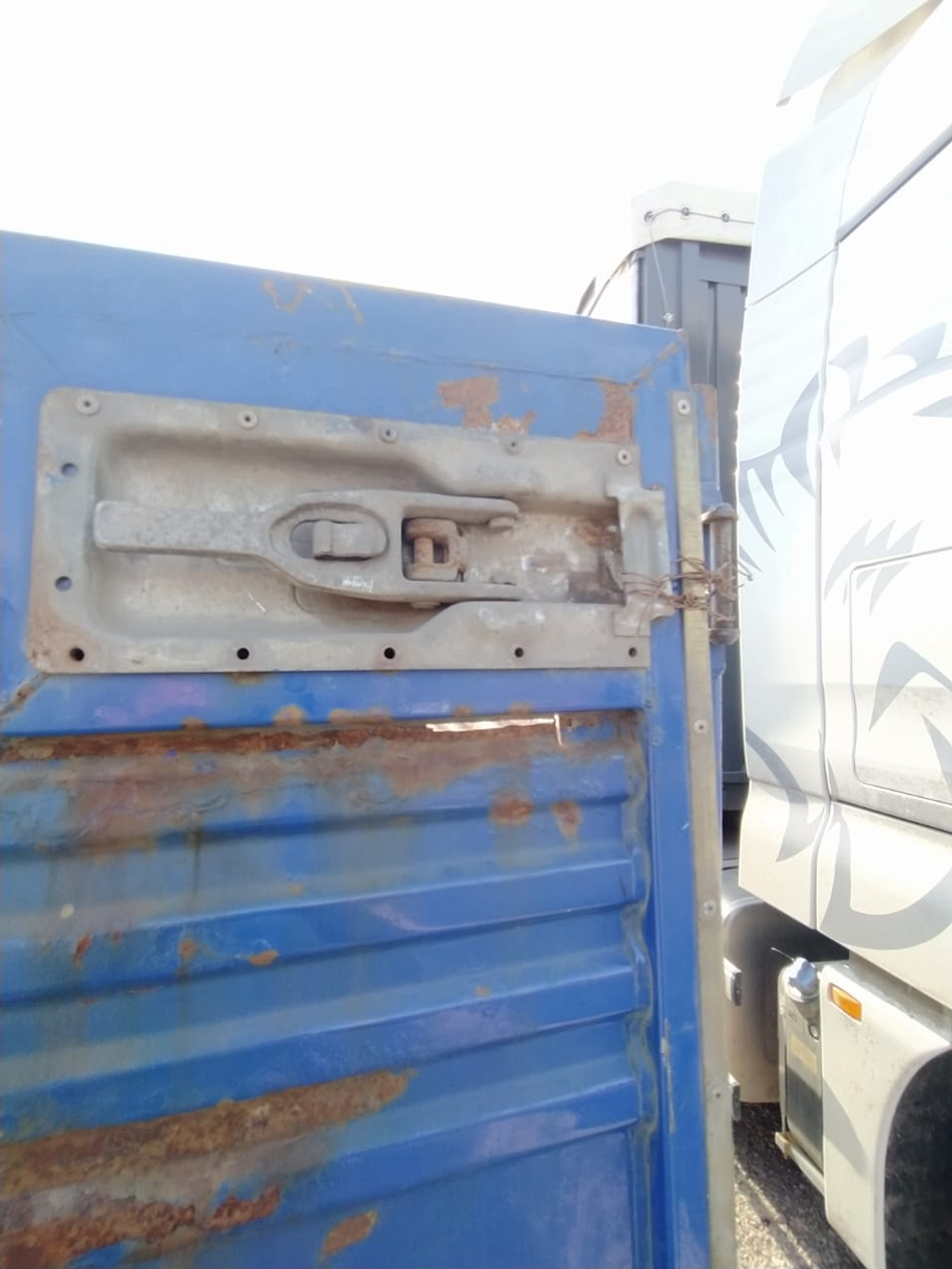 МАЗ 975800 Полуприцеп бортовой 975800-2010