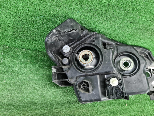 Битая Фара левая Suzuki Vitara 2 (2014-2019) галоген