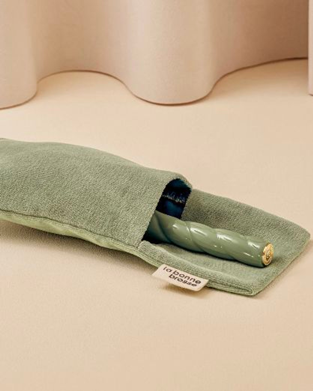 La Bonne Brosse Массажная расческа для волос N 01 Universal Hair Care Brush - Emerald Green