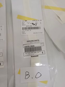 56075-2526. PATTERN,UPP COWL.,RH. Kawasaki