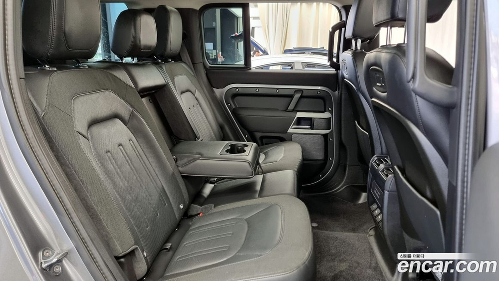 Land Rover Defender (L663) 110 D240 SE (12.2020)