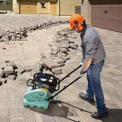 Caiman MVB-85H виброплита бензиновая