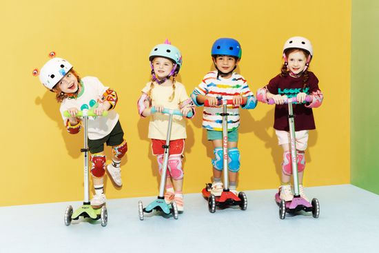 Самокат Maxi Micro Deluxe Glow LED Red