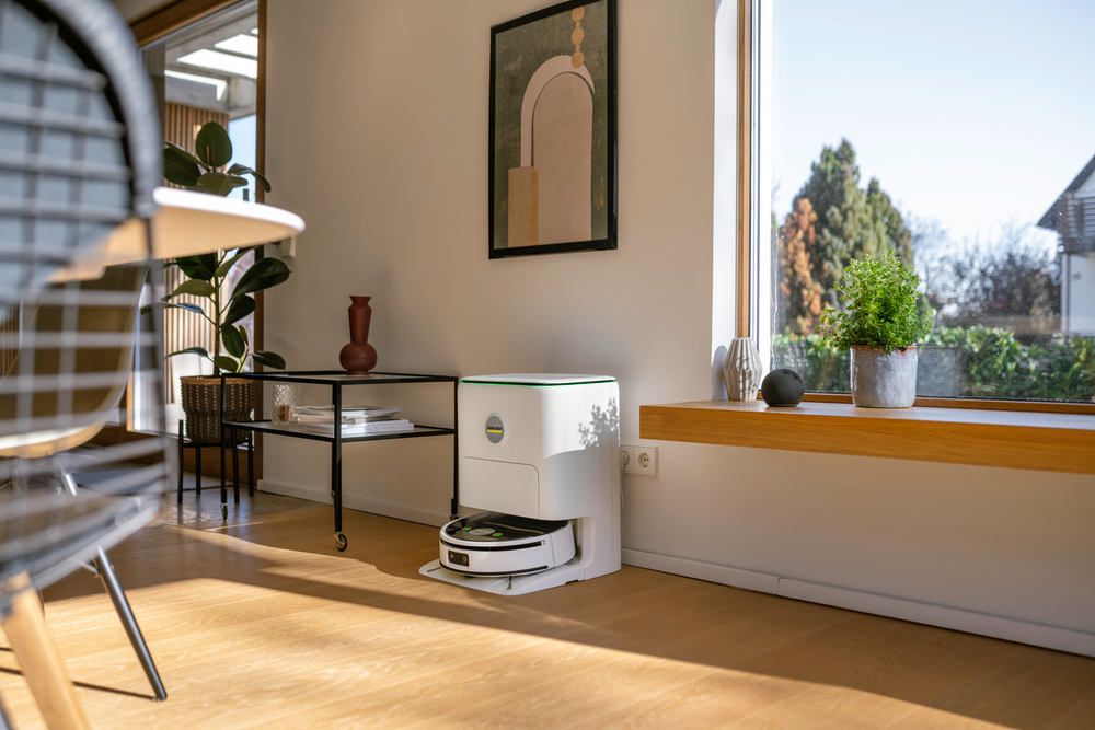 Pобот-пылесос для влажной уборки с роликовой щеткой RVF 7 Comfort