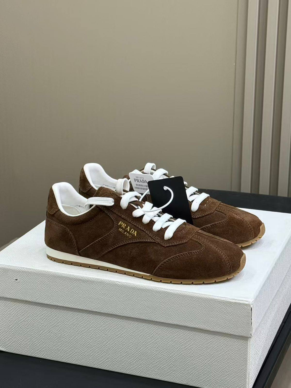 Кроссовки Prada