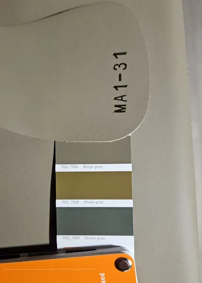 Письменный стол 4739 с ящиками и встроенными розетками