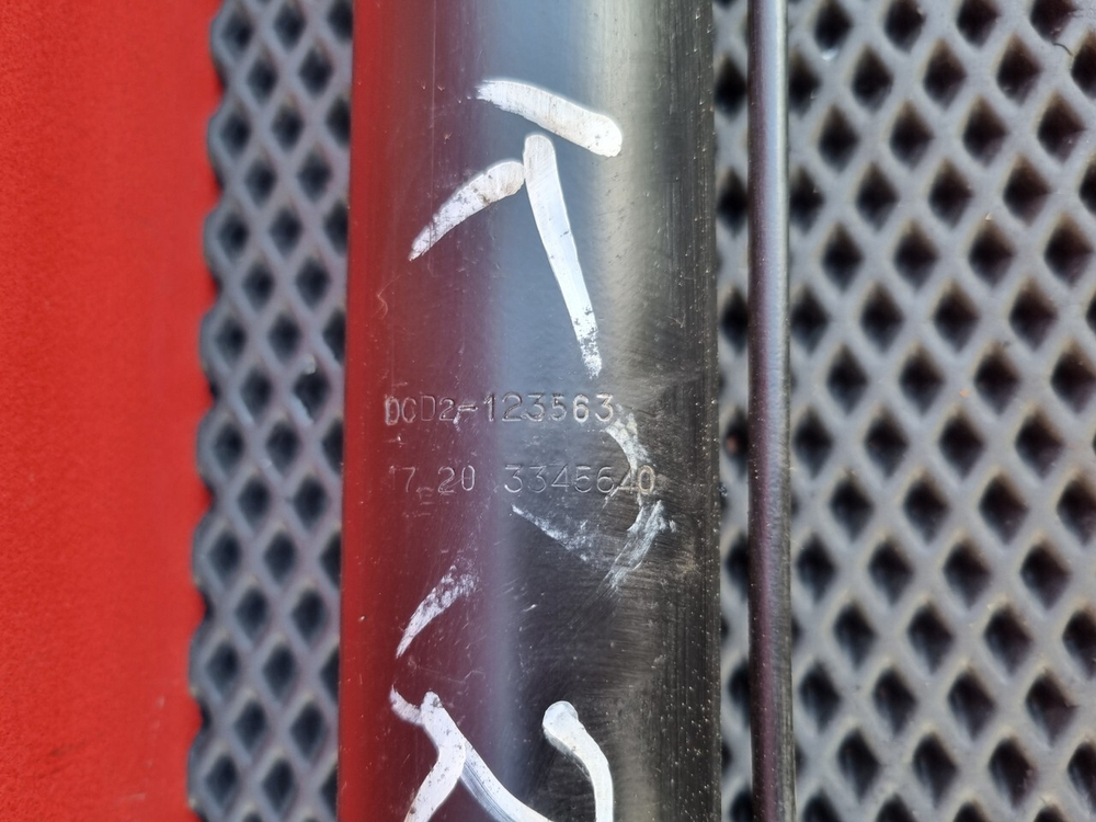 Цилиндр подъема кабины 2017 г.