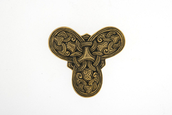 Фибула. Скандинавия 9-10 в. (трилистник)