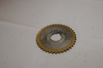 Фреза отрезная дисковая по металлу 100х3.5х27мм. z=40 Р6М5 СССР КИБ со шпонкой