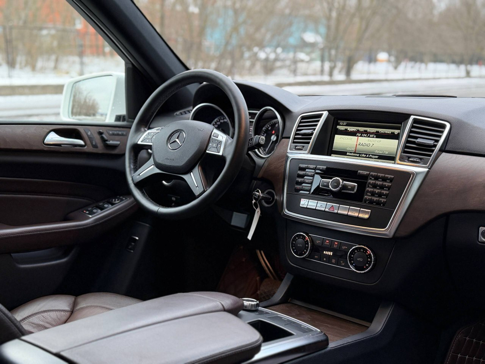 Mercedes-Benz ML 300