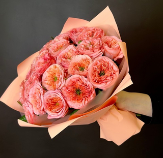 Bouquet of 21 Peony Ecuadorian Roses Mandarin Expression