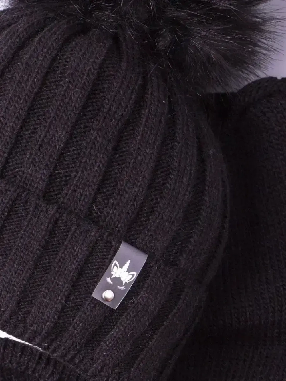 Шапка для девочки зимняя вязаная и снуд