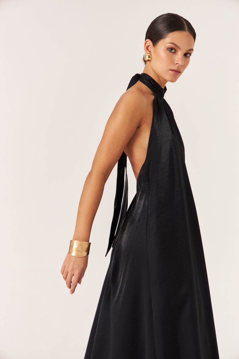 Платье с открытой спиной