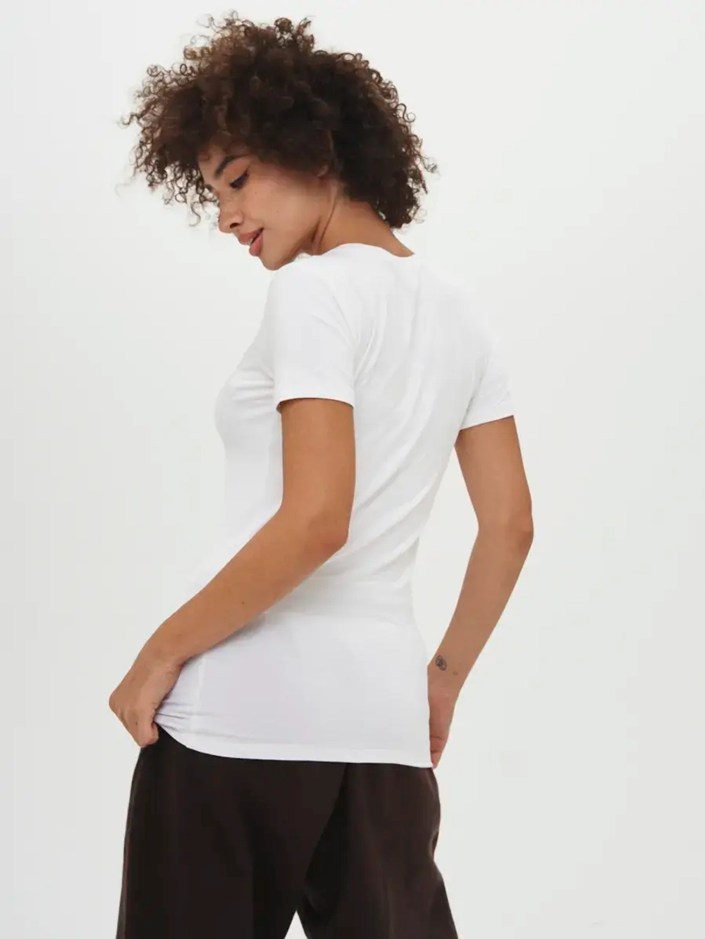 Футболка облегающая однотонная