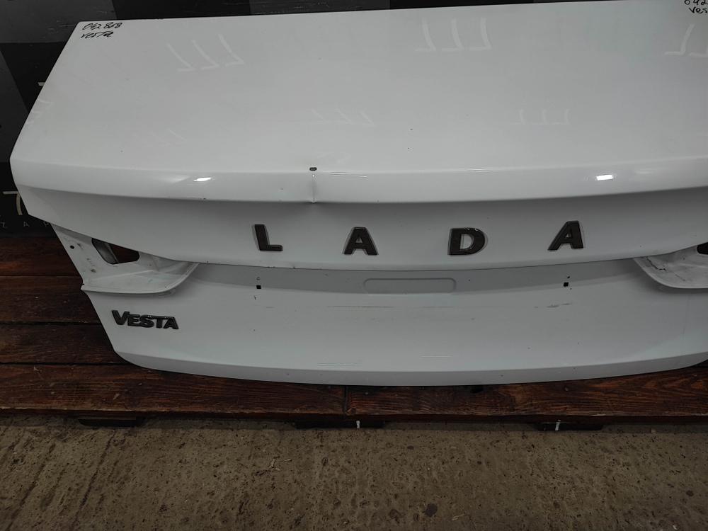 Крышка багажника LADA Vesta 22-нв Б/У Оригинал 8450013789