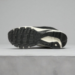 Nike Initiator • Black