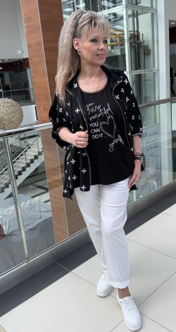 Черный летний пыльник с принтом из белых "звезд"