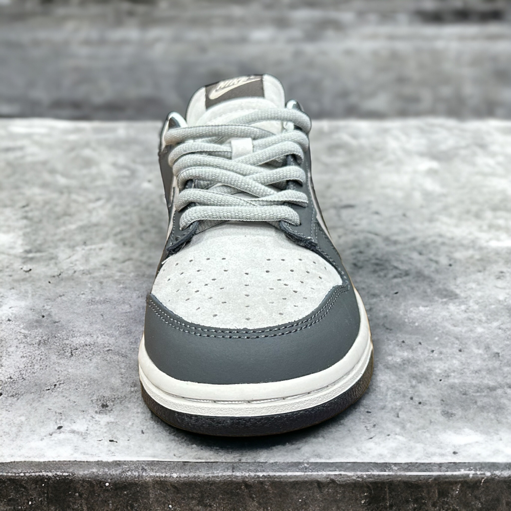 Nike SB Dunk Low • Gray Brown