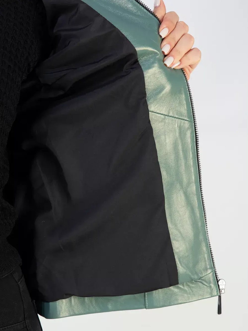 Кожаная куртка демисезонная