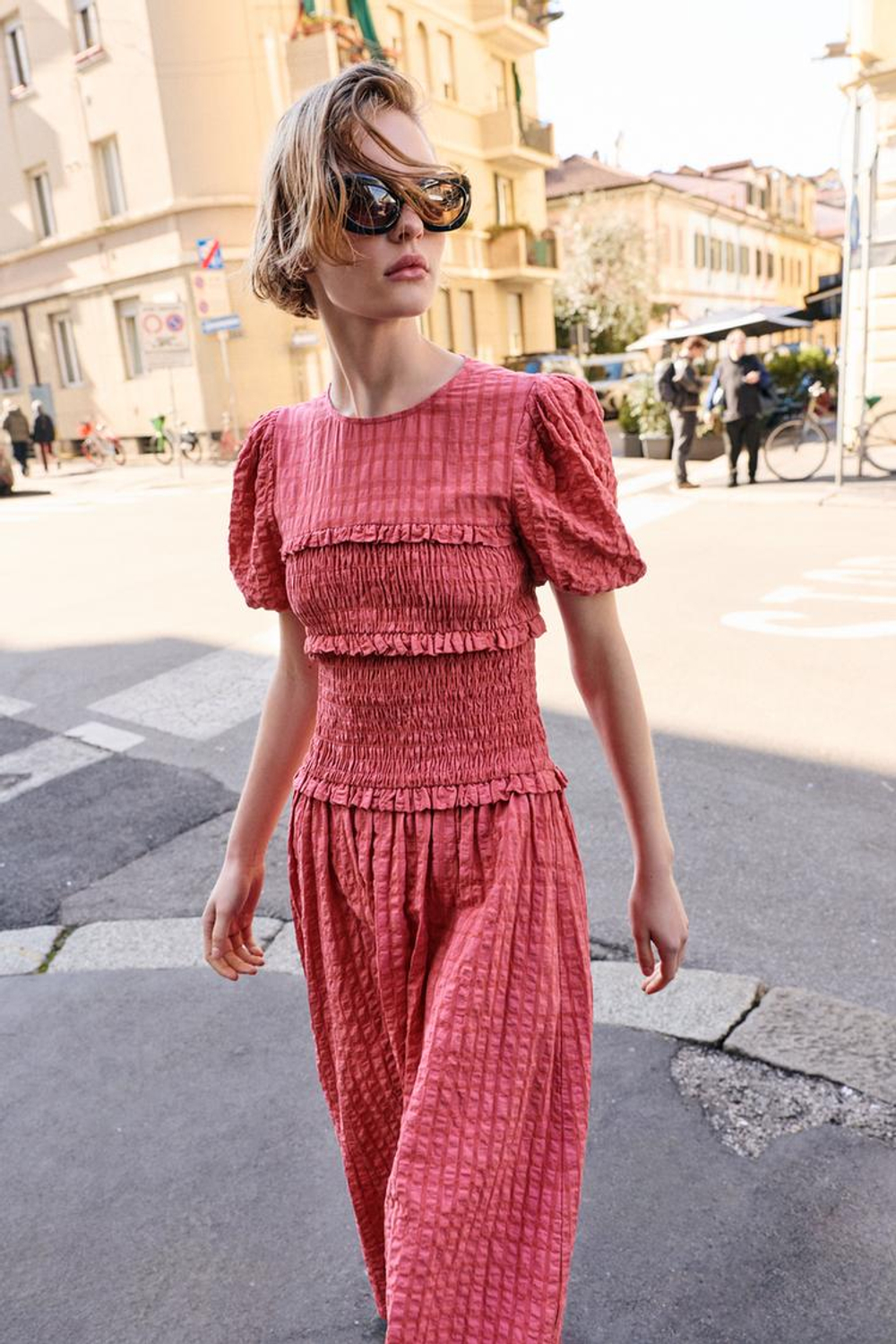 ZARA ПЛАТЬЕ МИДИ С ЖАТКОЙ, РОЗОВЫЙ