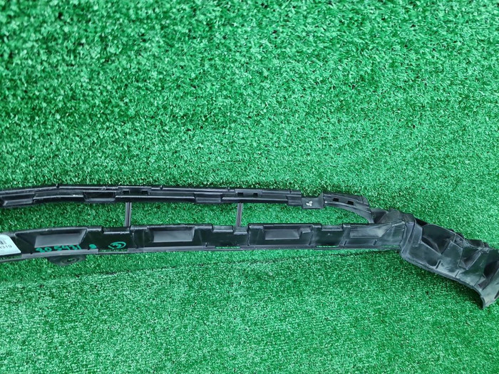 Кронштейн переднего бампера Mercedes E W213 16-21