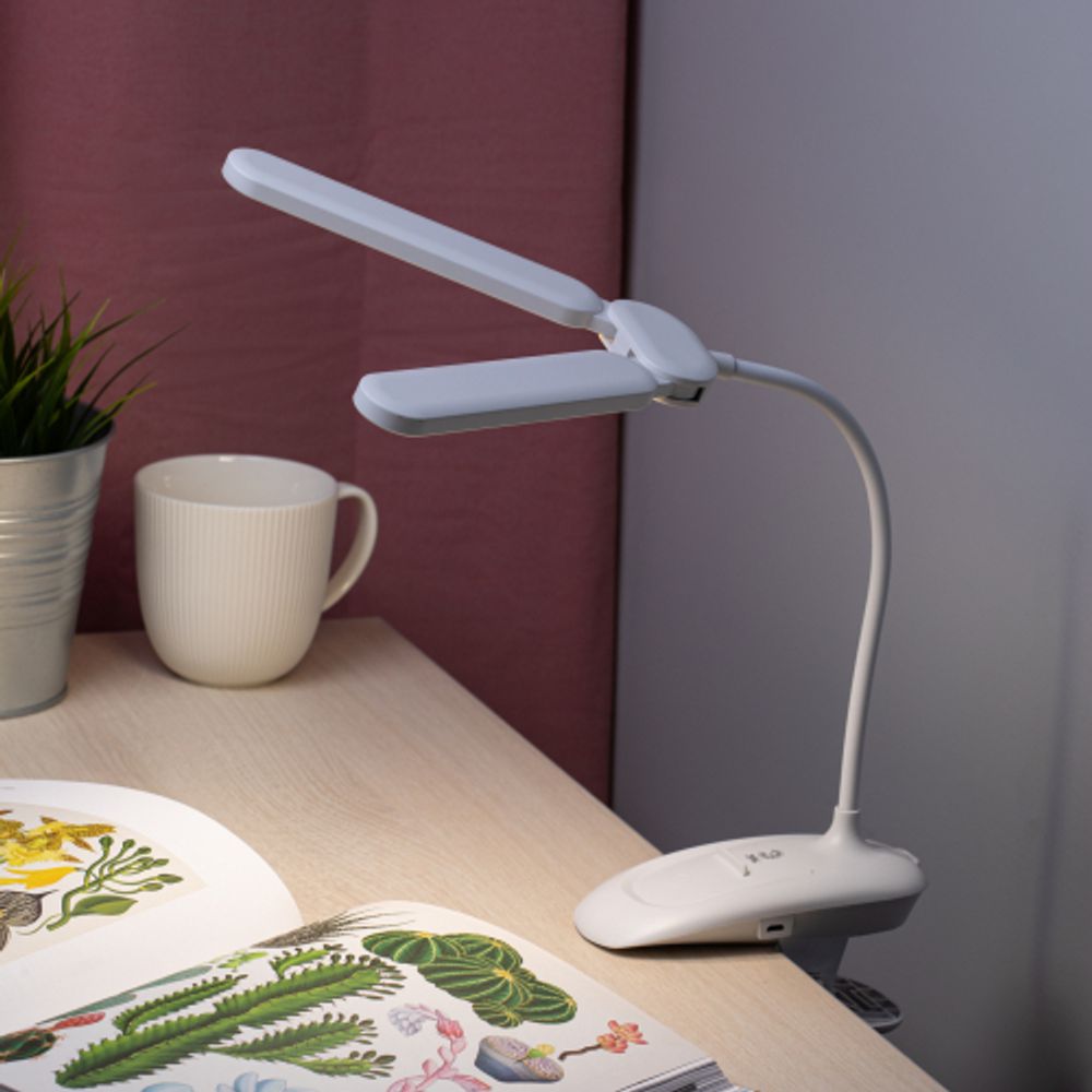 Настольный светильник ЭРА NLED-512-6W-W светодиодный аккумуляторный на прищепке белый | Светодиодные настольные лампы