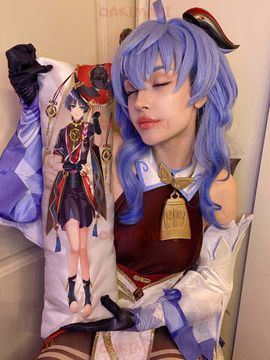 Мини дакимакура Скарамучча из Геншин Импакт | Genshin Impact арт. M0936, 60х20 см