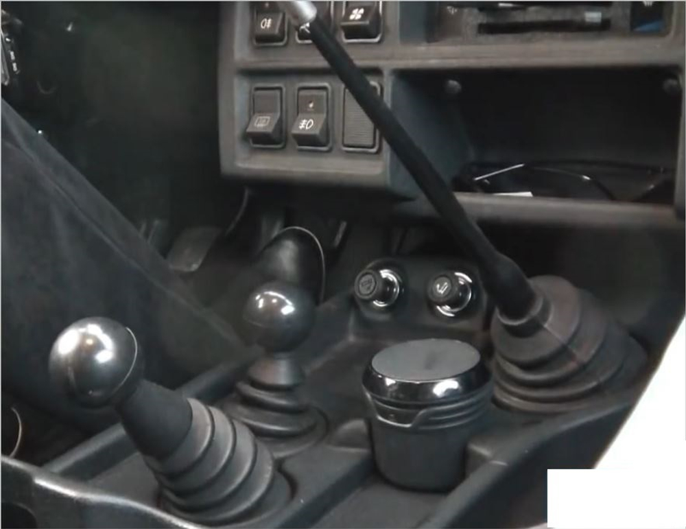 Тоннель пола LADA 4x4 - Удобный Органайзер "Всё под Рукой"