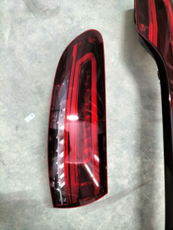 Задний центральный фонарь Mercedes EQC350 EQC400 (оригинал,)